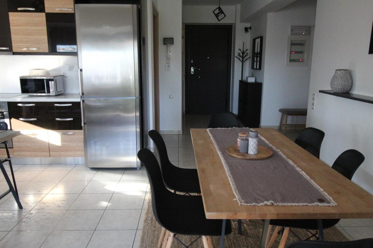 Lovely 2-Bedroom Apartment Atene Esterno foto