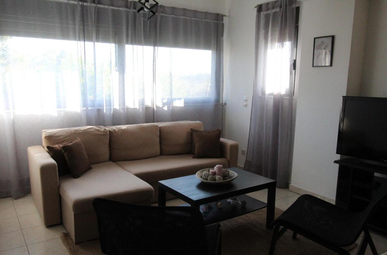 Lovely 2-Bedroom Apartment Atene Esterno foto