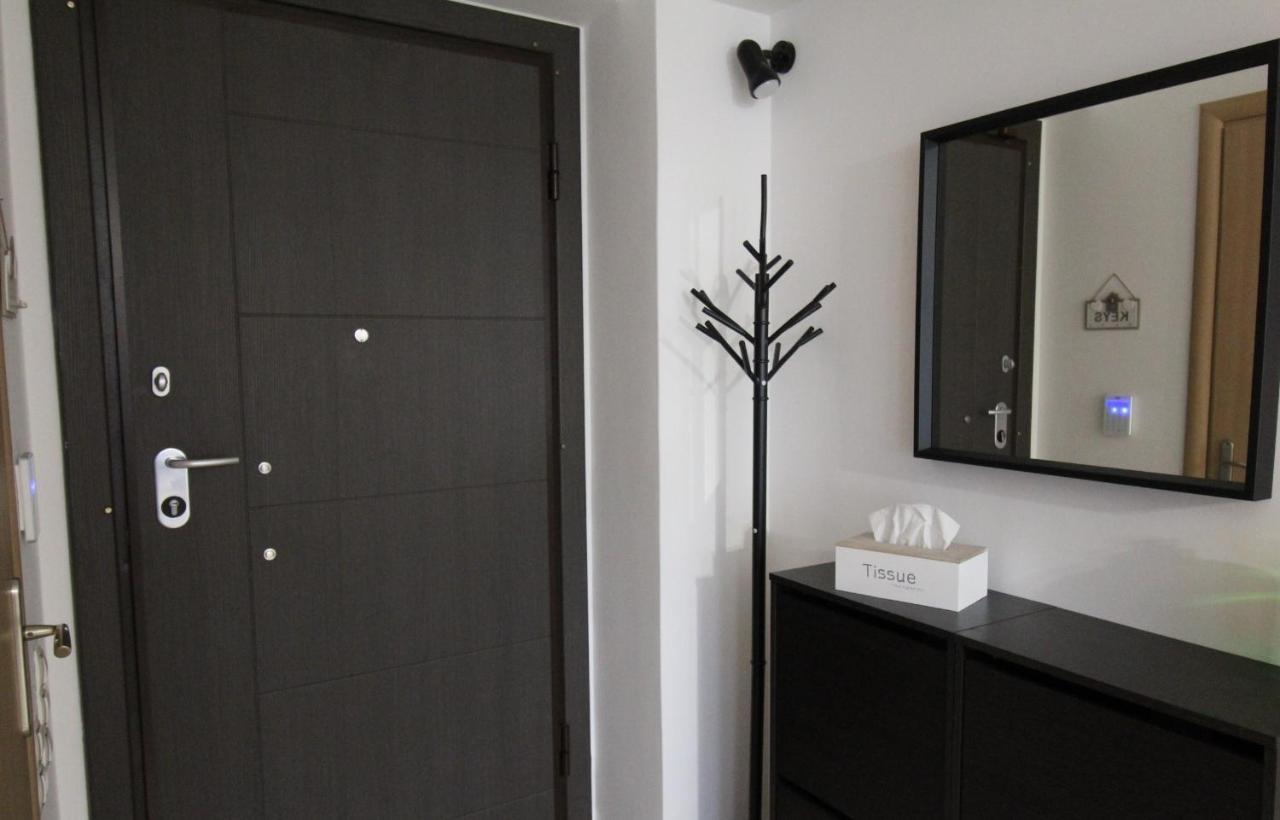 Lovely 2-Bedroom Apartment Atene Esterno foto