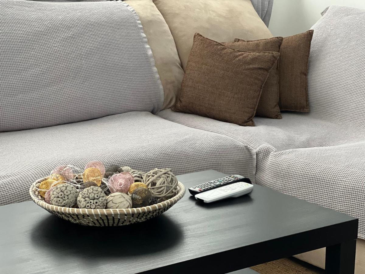 Lovely 2-Bedroom Apartment Atene Esterno foto